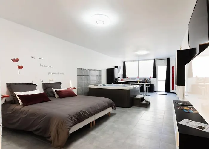 Nuit Romantique Avec Jacuzzi Privatif Proche Toulouse Auterive (Haute-Garonne)